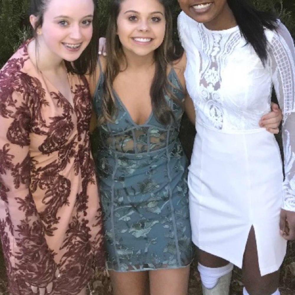 Dress - Picture 5 of 5